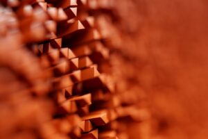 Abstrakte rote Dreiecke